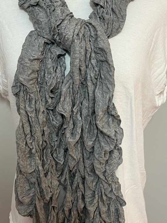 Eddie Bauer Accessories - Eddie Bauer Crinkled Gray Lightweight Women's Scarf Cascading Ruffles